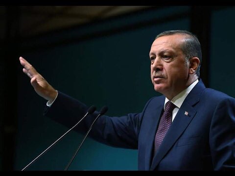 avmyalcinkaya44's tweet photo. Son zamanlarda var güçleri ile ülkemizin geleceğine pranga vurmak isteyenler aynı telden çalıyor...

Oysa biz onları Gezi Olaylarından; 
E Muhtıra Garabetinden; 17-25  Aralık'tan; 15 Temmuz’dan tanıyoruz... 

Hep aynı nakarat, lakin tamamı bayat...

#yenileceksiniz https://t.co/yb2EOvD9qz