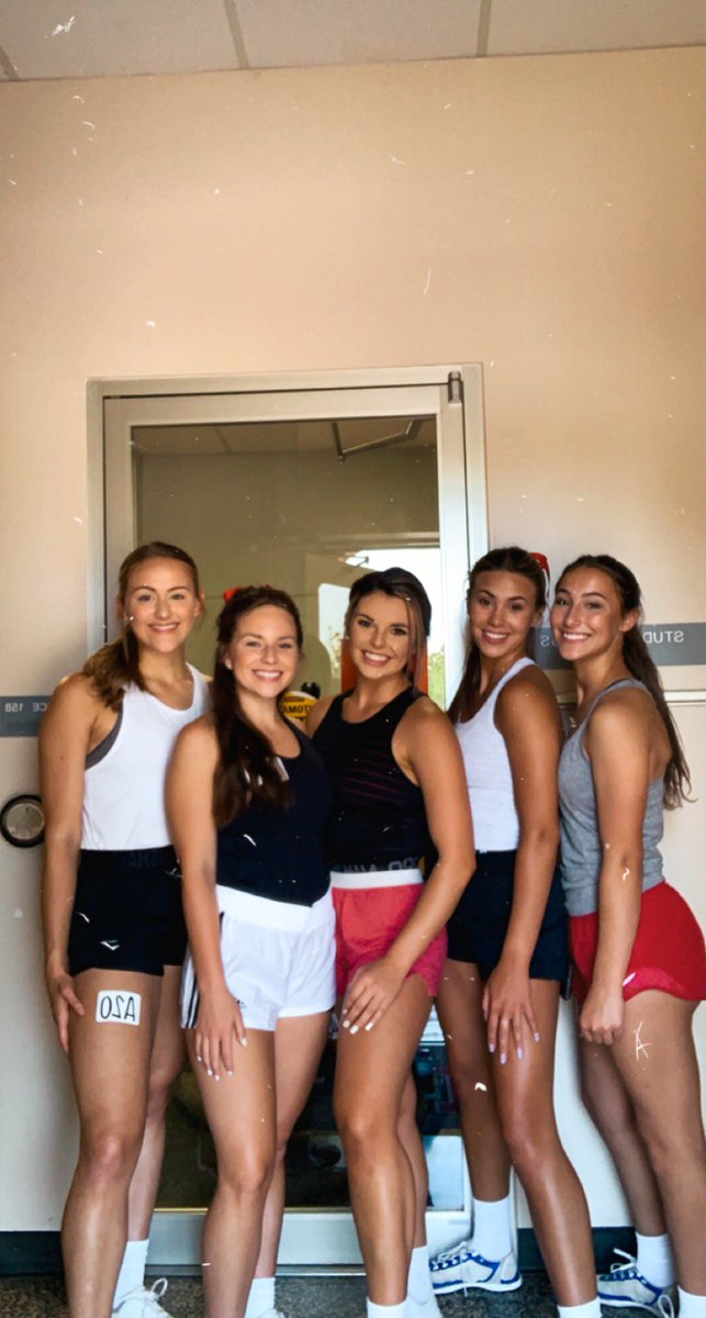 MorganLeblanc30's tweet photo. Year 3 cheering on the Colonels... time pls slow down ;( ♥️ https://t.co/dhwwSUFJXc