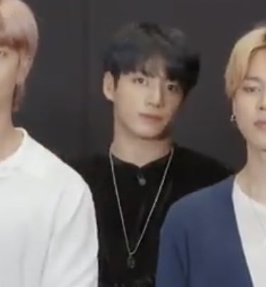 katsfilms's tweet photo. when jungkook wears dangly necklaces https://t.co/8Djbf7K6a1
