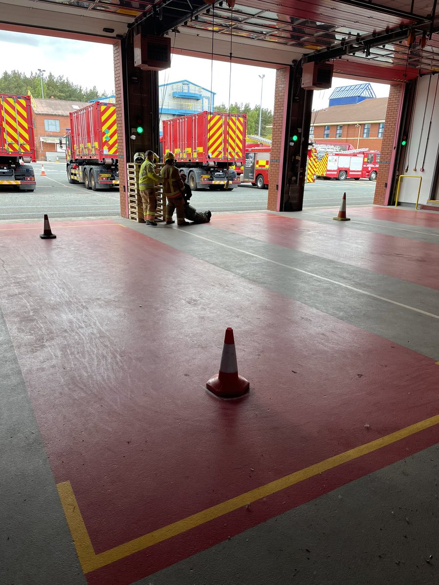 Lynsmc31's tweet photo. Another positive action session today for @Tyne_Wear_FRS future firefighters. Again, some great demonstrations of attitude and determination. Thanks again to those who supported the day! #PositiveAction #FutureFF 👩🏾🚒👨🏻🚒🧑🏻🚒 https://t.co/PpCHK17aYM