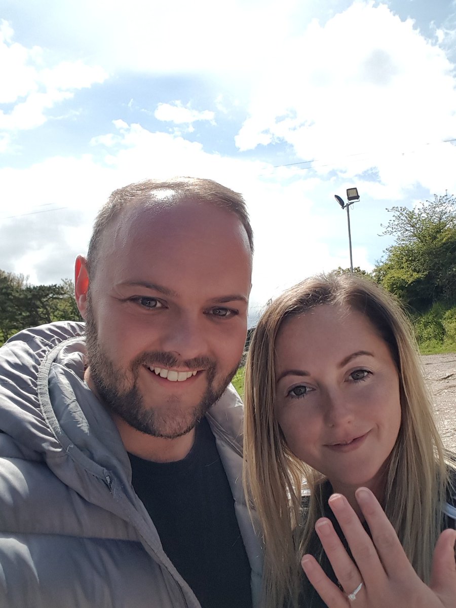 ACoxEHU's tweet photo. So this happened yesterday 💍 SHE SAID YES! https://t.co/vw1EzBxzCf