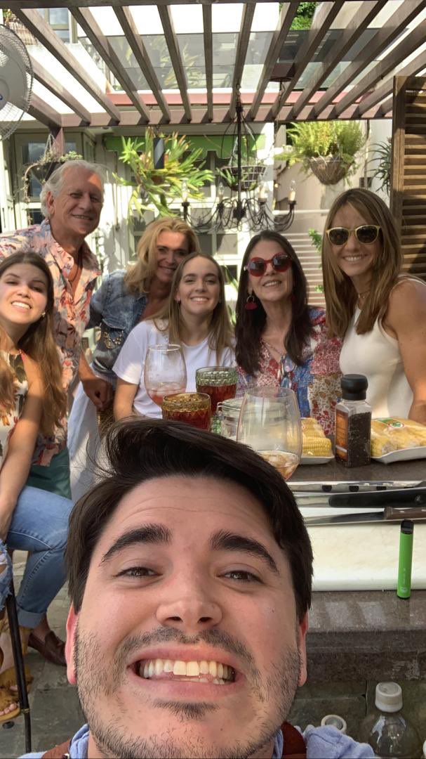 lanowiii's tweet photo. Sunday Blues de segunda semana en España y toda mi familia reunida en Caracas https://t.co/KgWh8rjTBE