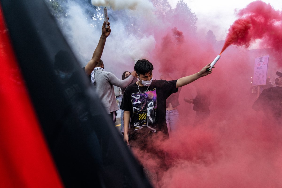 Giovani Palestinesi Italiani protesting in Milan in front of Rai palace, asking for a equal presentation of the current Israel-Palestine war.
#giovanipalestinesiitaliani #milano #reportage #palestine #journalism #Gaza_Under_Attack