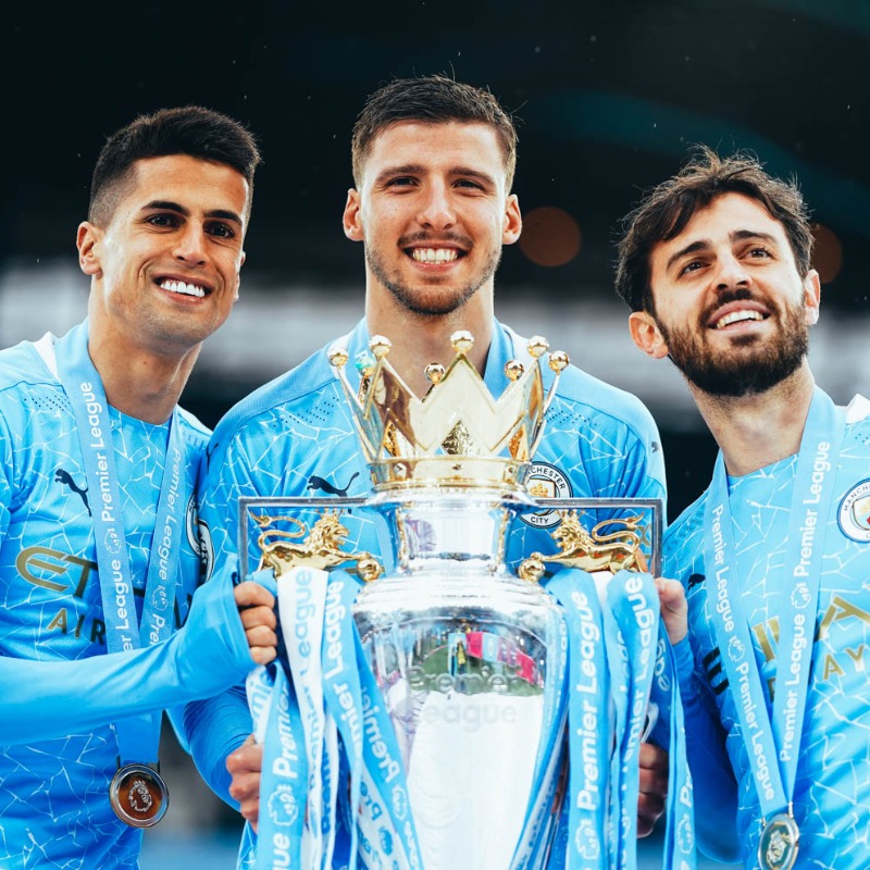 ManCity's tweet photo. 𝙏𝙧𝙤𝙥𝙝𝙮 𝙜𝙖𝙡𝙡𝙚𝙧𝙮 📸🏆

Tap for more! ⬇

🔷 #ManCity | https://t.co/axa0klD5re