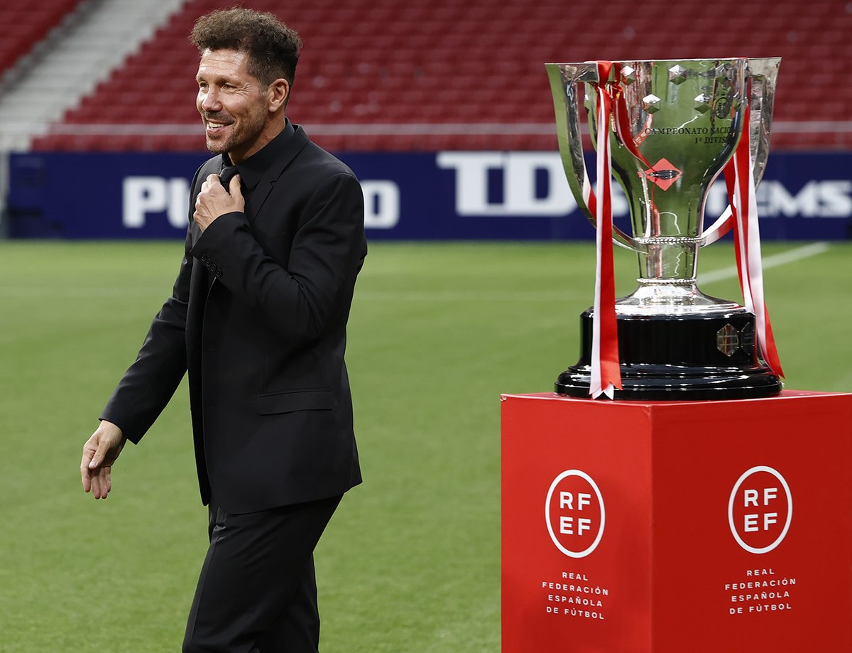 😀 No sabemos por qué, pero hoy nos viene una 𝘴𝘰𝘯𝘳𝘪𝘴𝘢…

#CampeonesPartidoAPartido