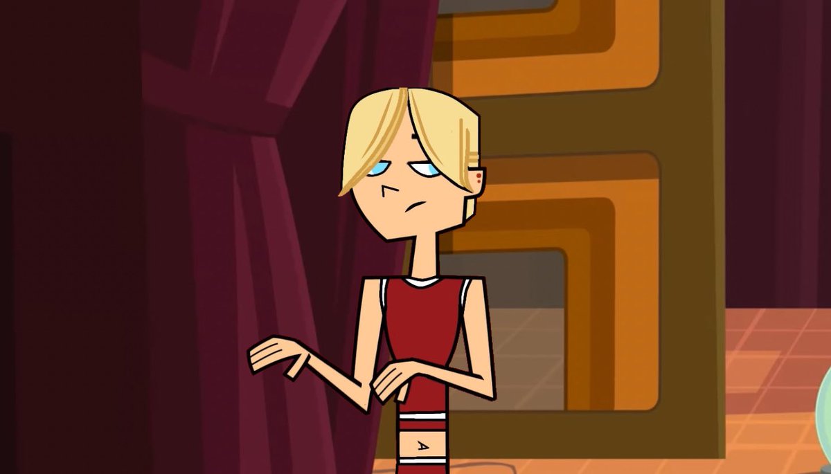 Blainerific's tweet photo. “Our first guest was the first person to be evicted from the house— with a passion for cheerleading, meanness, and annoyance, here’s Kyle, everybody!”

[ @OfCheeringTwink ] https://t.co/8QyXY2Ix0w