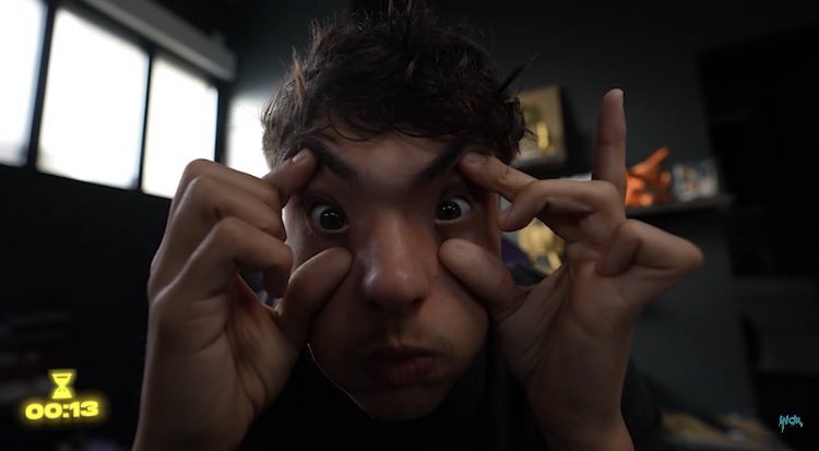 Simon52787803's tweet photo. Quand inox c’est rendu comme qu’il y avait la musique de Zola sur le live😂 #inoxtag https://t.co/775vkl138F