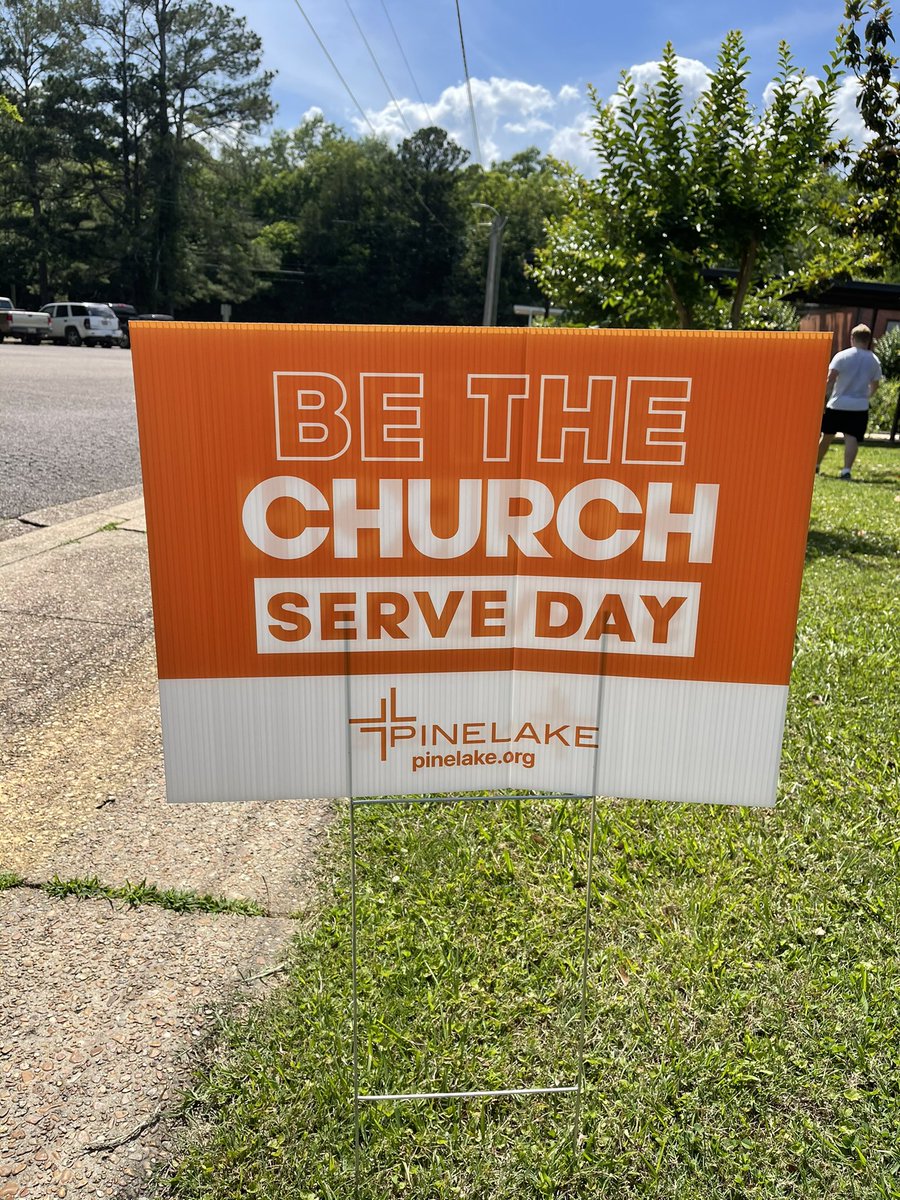 SudduthJackets's tweet photo. @PinelakeSTA volunteers with Be the Church serve day are working hard at Sudduth this afternoon! @StarkvilleSD https://t.co/W99d6mkhDt