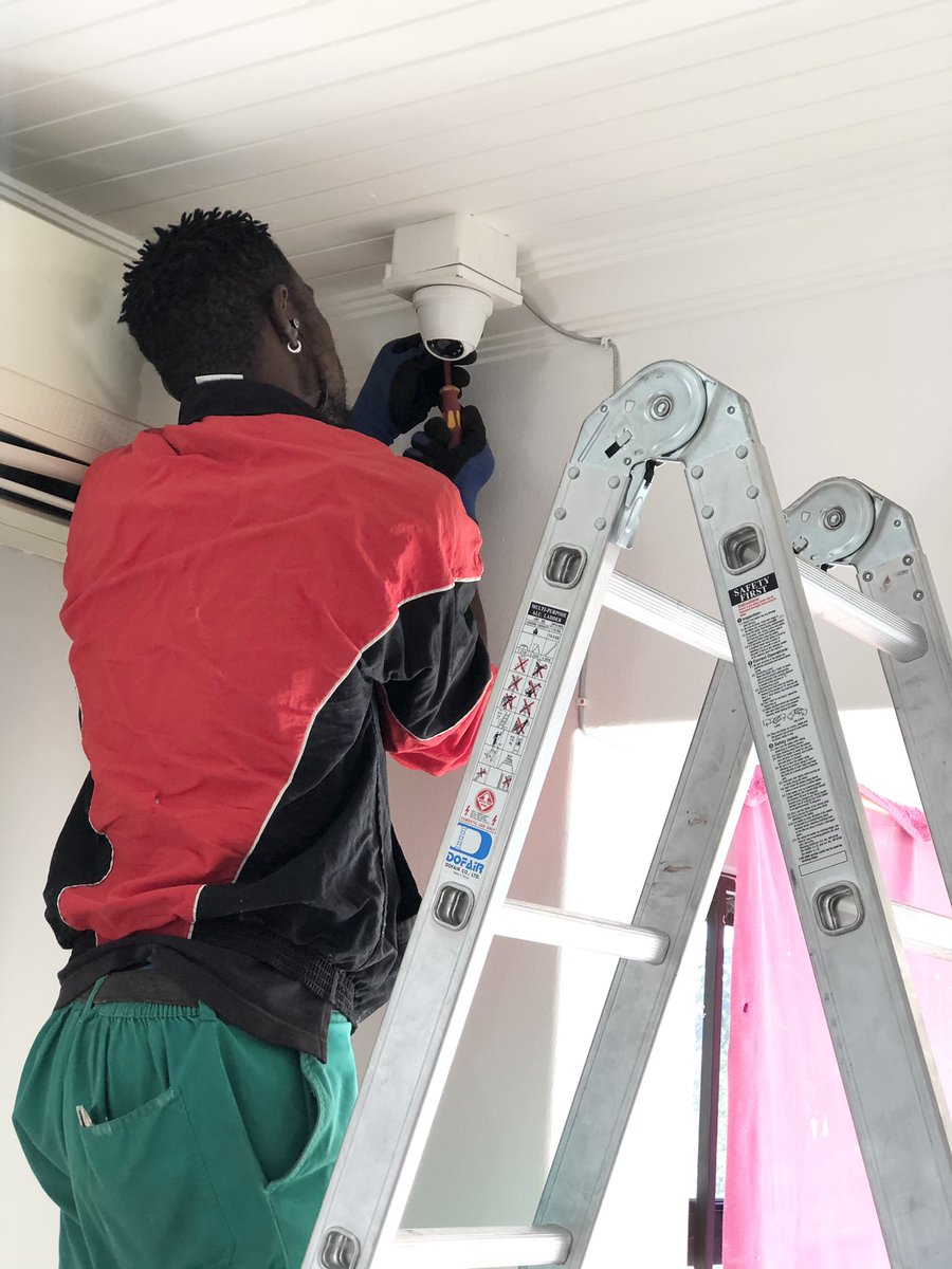 AdvanceInvestm1's tweet photo. OUR SERVICES🇳🇦

•GARAGE DOORS
•ALARM SYSTEM 
•GATE MOTORS/AUTOMATION
•CCTV CAMERAS
•ELECTRIC FENCING
•DSTV INSTALLATION 
•ADVANCE VEHICLE TRACKING 

☎️0813159343 
📧info@advanceinvestmentsgroup.com https://t.co/yrNAgk8LYb