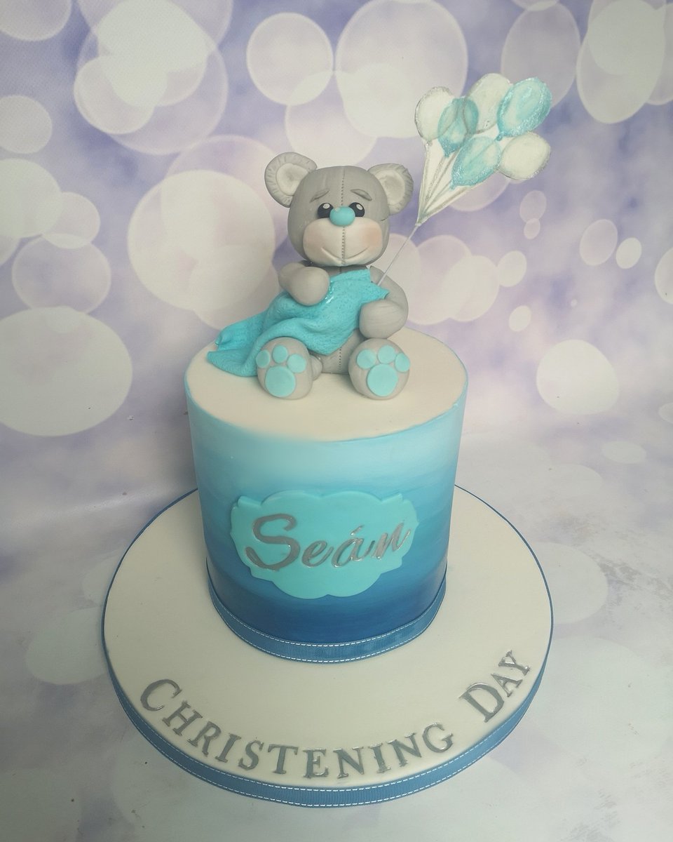 LilyBellesCakes's tweet image. Lemon sponge cake for Sean on his Christening Day. #Ombre #lilybellescake #clonee #dunboyne