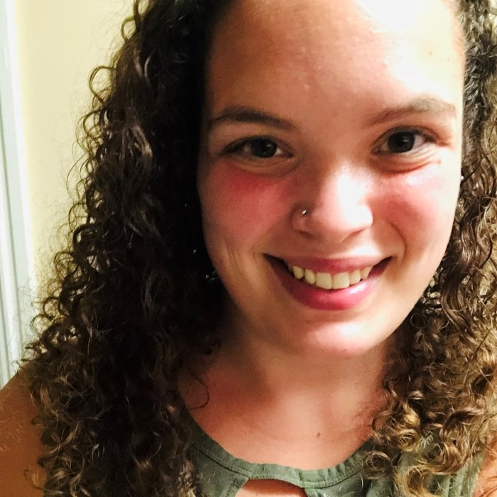 Meet Katie, another volunteer helping with our Ayllu Pilot Launch. Katie previously volunteered for 6 months at our Camino Nuevo School in Peru. She is currently based in Pennsylvania where she is completing a Master´s in Social Work. We´re so happy to have her join us again!