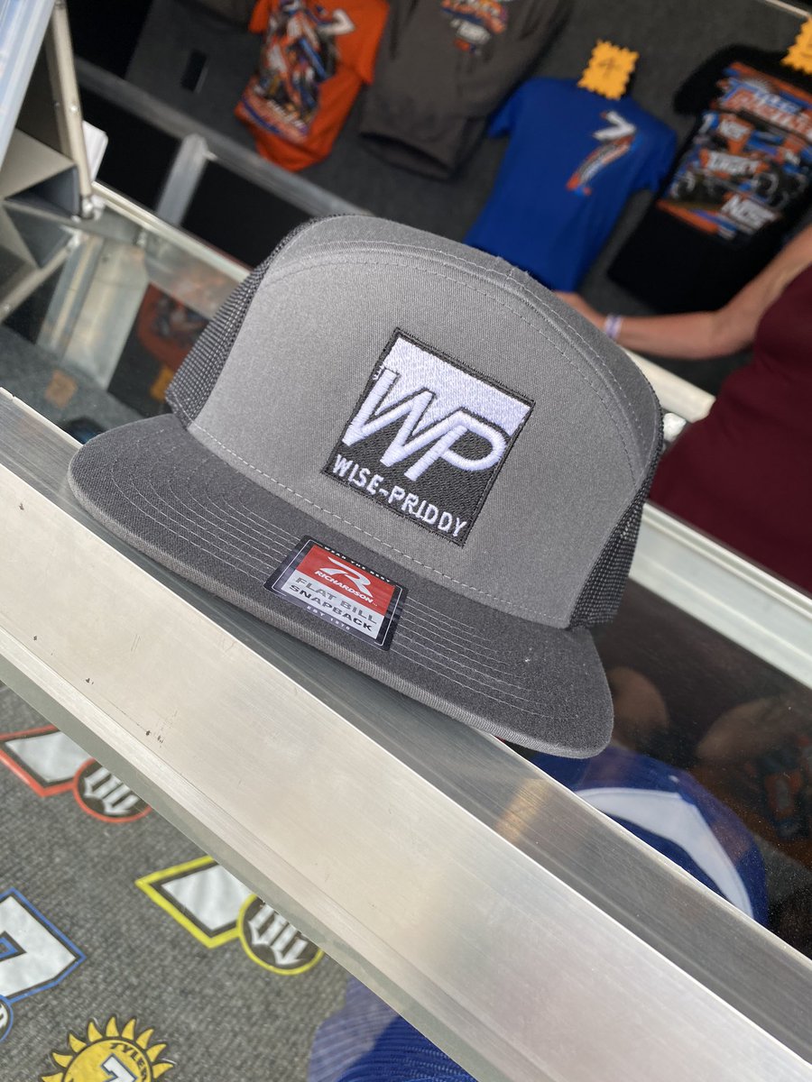 🚨MERCH ALERT🚨

Be sure to stop by <a href="/TyCourtney7BC/">Tyler Courtney</a> merchandise trailer for my gear tonight <a href="/kokomospeedway/">Kokomo Speedway</a>! 

@ASCoC