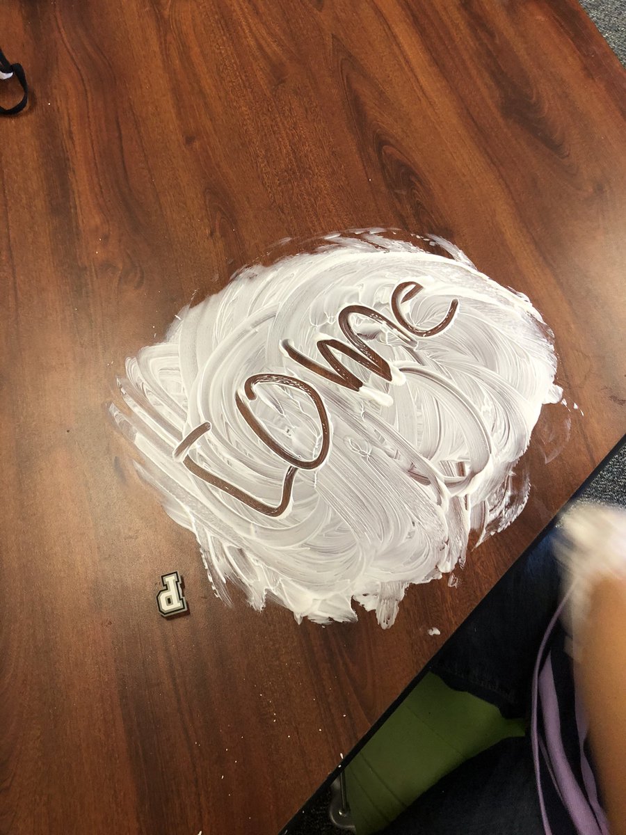 LeahKolarik's tweet photo. Fun Friday!🎉  #snapwordsonthetable   @HumbleISD_LSE https://t.co/Pbl5nBAZr3
