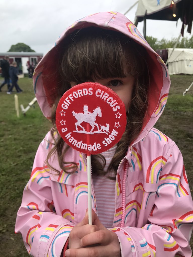 LoisHarding's tweet image. We’ve had a fabulous day at @giffordscircus The Hooley was magical 🧚🏼
