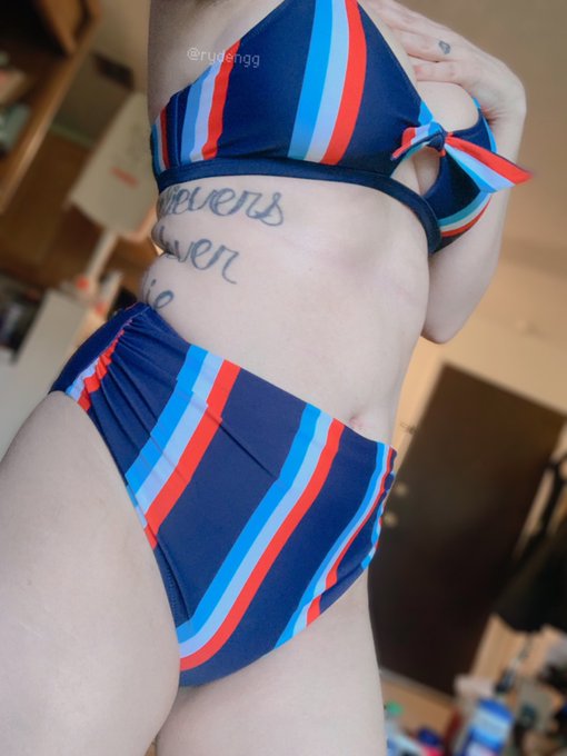 my new swimsuit fits perfectly!!! ☺️❤️ https://t.co/CyQxJ8tFl1<a href="/tag/mvsales"class="tags"><span>#mvsales</span></a>