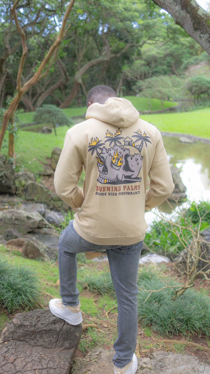 yungrich_niqqa's tweet photo. It’s the middle of the summer, I got a hoodie on 🔥🎋 #AllSumma https://t.co/N9YSyyhp9t