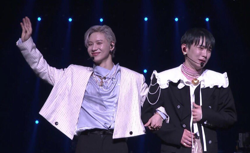 jonghyunpoem's tweet photo. do casamento até a lua de mel https://t.co/VKcgZcitoe