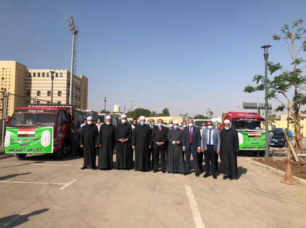 AlAzhar's tweet photo. بتوجيهات عاجلة من فضيلة #الإمام_الأكبر أ.د/ أحمد #الطيب، #شيخ_الأزهر الشريف، انطلقت اليوم الأحد أكبر قافلة إغاثية من الأزهر الشريف إلى #قطاع_غزة، تضامنًا مع الأشقاء في #فلسطين وقطاع غزة جرَّاء العدوان الذي تعرض له القطاع من قبل الكيان الصهيوني المحتل خلال الأيام الماضية 
#القدس https://t.co/XQ0SxtLgQP