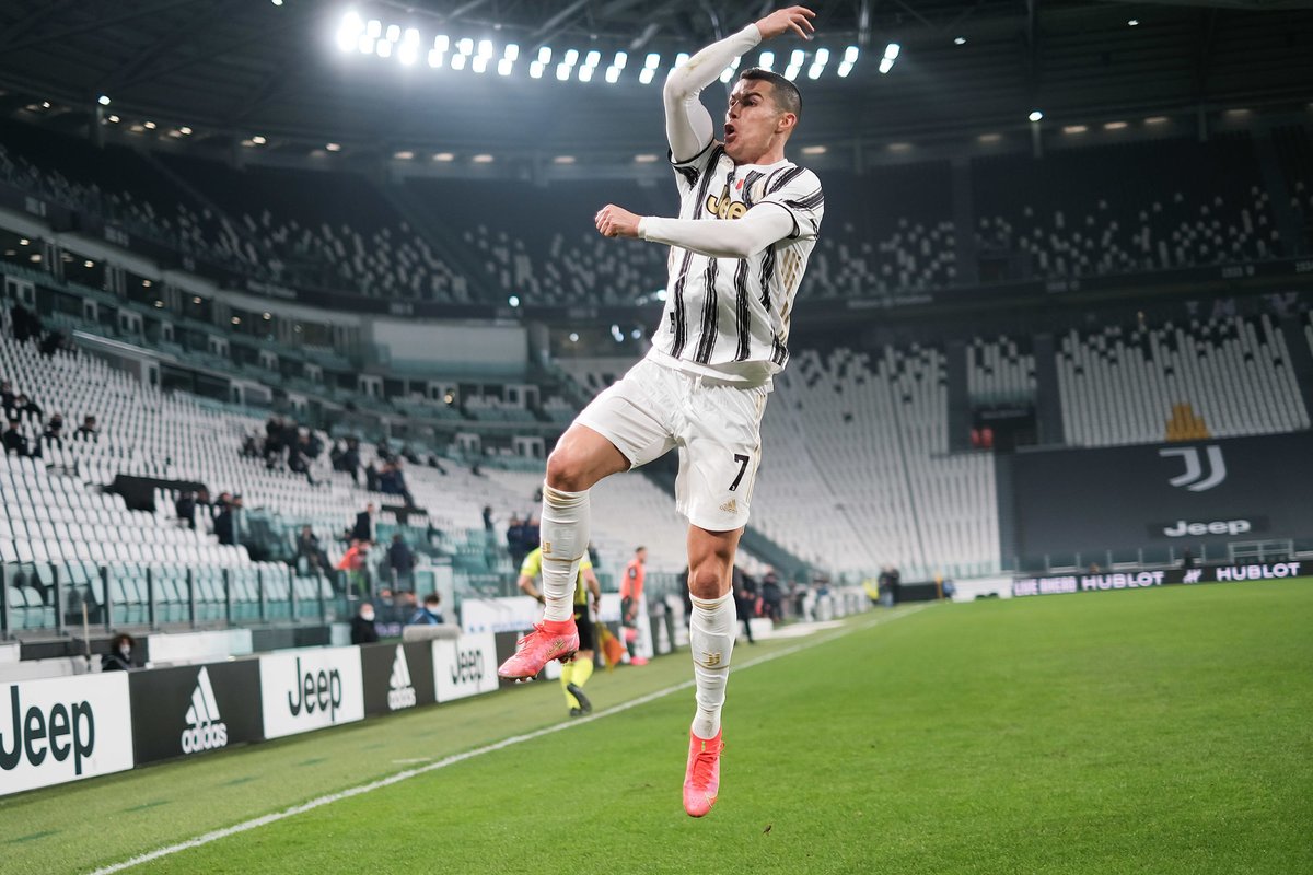 ActuFoot_'s tweet photo. 🔴 Avec 29 buts, Cristiano Ronaldo termine meilleur buteur de la saison en Serie A ! 🔥🇮🇹 https://t.co/J4WKYWEjry