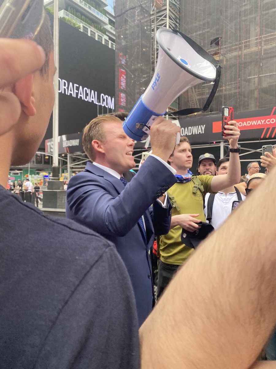 Andrew Giuliani, Rudy Giuliani’s son who is running for Governor of NY, is now speaking at the pro-Israel rally in Times Square