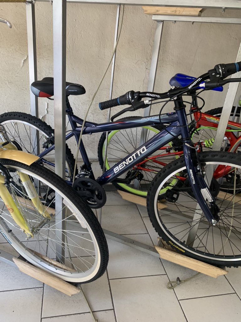 ideyvid's tweet photo. Una ‘rutera’ se hace pedazos en el estado jaja a si que elegí esta empezarle a darle a la bici poco a poco. No pude traérmela 😭 por un compromiso q tenía en la tarde, así q esperaré para el otro fin 🤗 #bicitlan #SanPablo https://t.co/fLuSp6itgn