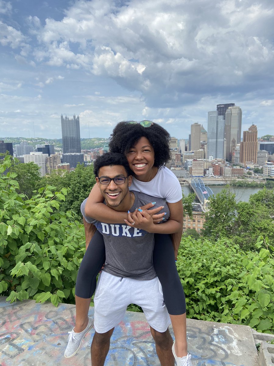 BrieB3's tweet photo. It only took 10 months but here we are!! Finally exploring Pittsburgh!! https://t.co/M62i9OkgMD