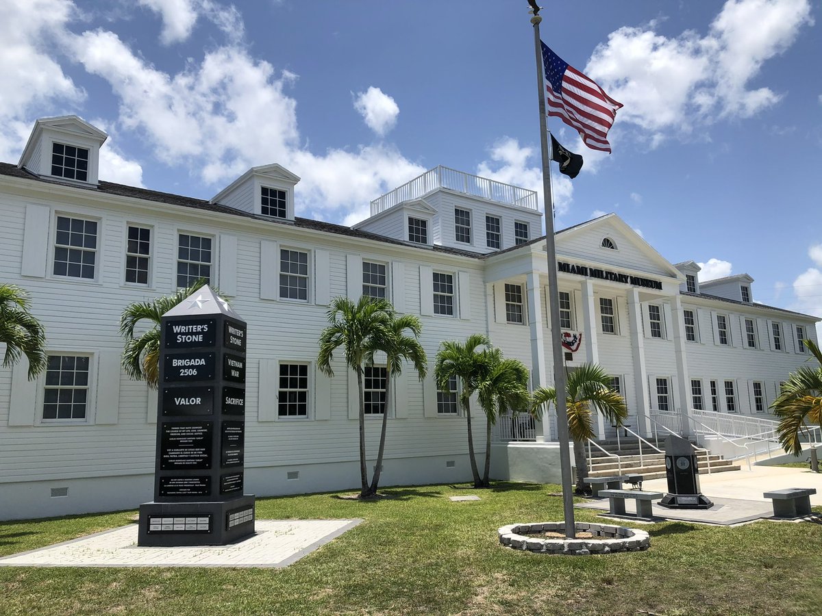 JosePepeDiaz305's tweet photo. Honored to support our #veterans at the annual @honorflightSFLA event. Thank you to @MiamiMilitary, @zoomiami, @MiamiDadePD &amp; @MiamiDadeFire for honoring our heroes at today’s celebration. 🇺🇸 https://t.co/zGeDmb3lWc
