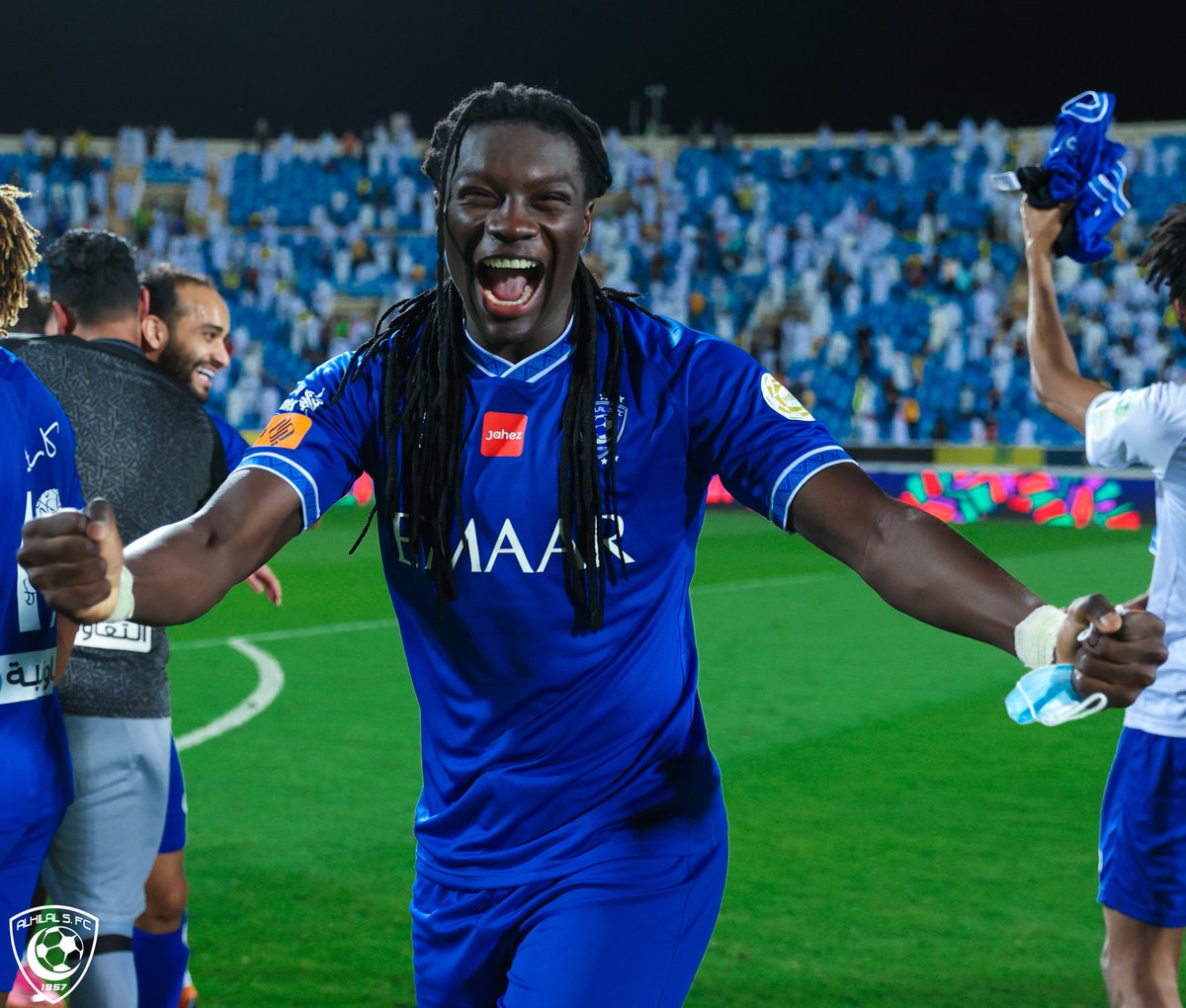 Alhilal_FC's tweet photo. 🏆 #الهلال مع الذهب.. نقيض القناعة ومرادف الهوس 🤷🏻‍♂️💙 https://t.co/k4jKuB97Zh