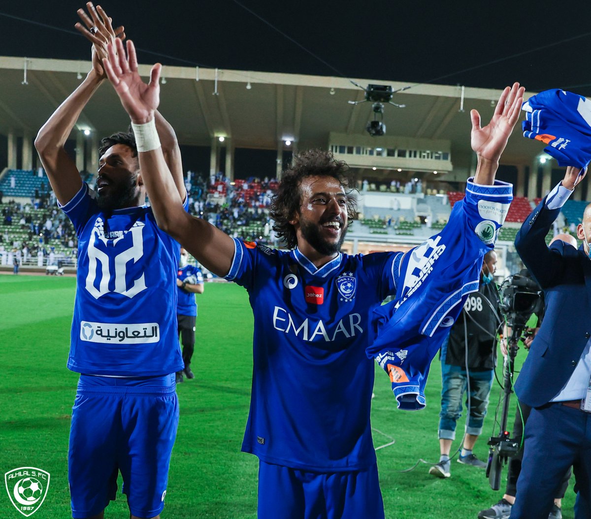 Alhilal_FC's tweet photo. 🏆 #الهلال مع الذهب.. نقيض القناعة ومرادف الهوس 🤷🏻‍♂️💙 https://t.co/k4jKuB97Zh