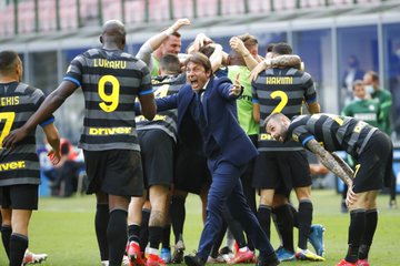 FootballTalkHQ's tweet image. This Season:

Atlético Madrid won a first league title since 2014

Inter won a first league title since 2010

Sporting CP won a first league title since 2002

Rangers won a first league title since 2011

Lille OSC won a first league title since 2011.

So many great stories🙌⚽️