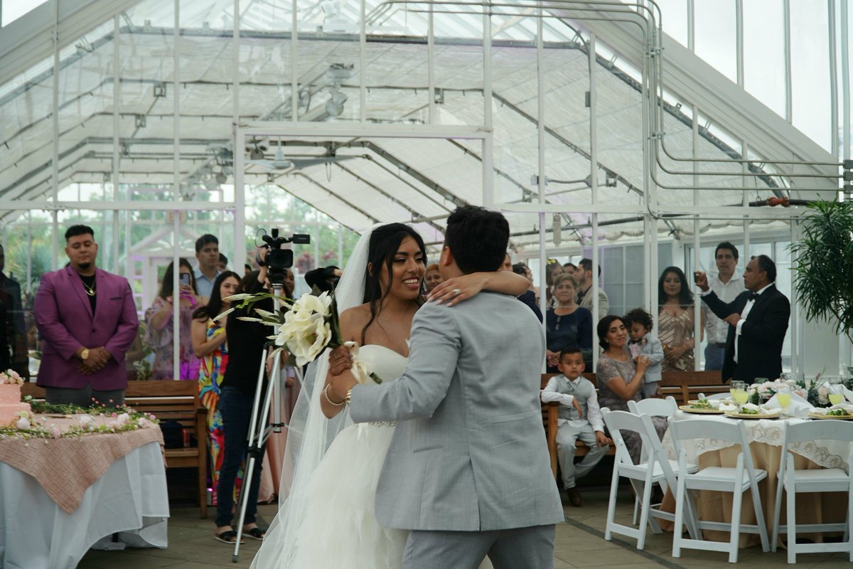 grvtygroup's tweet photo. Congratulations Edgar and Shelsey! #GrvtyGroup #OklahomaDJ #Grvty #OklahomaWedding https://t.co/D8nP6VOm4T