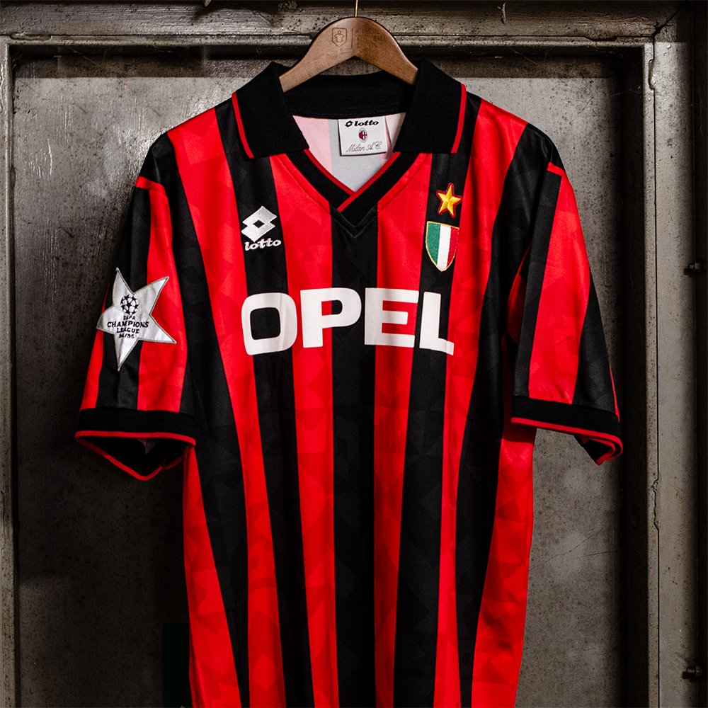 AC Milan are back in the Champions League!