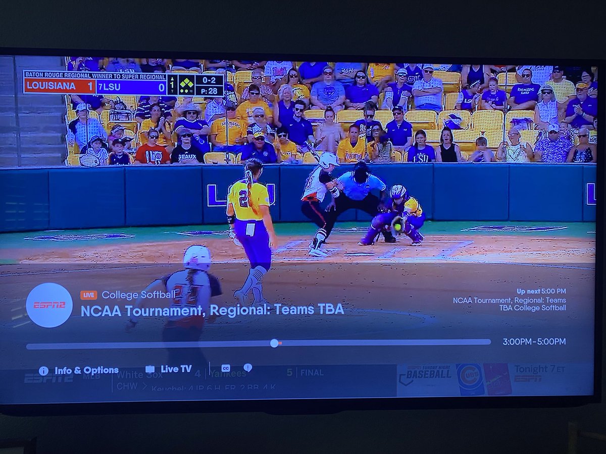 EricBartel's tweet photo. @ragincajunsSB @ LSU
Winner advances to WCWS
Bases loaded. 0-2 count.
Ball was pitched by a RHP and the ball was caught over the chalk of the other batter’s box. It never crossed the plate.
#CmonBlue 🤡 https://t.co/niABoEzYsy