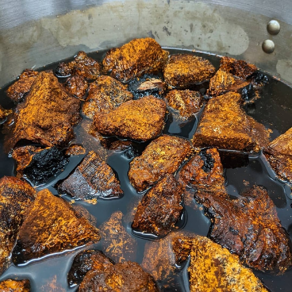 Cheesewizzard's tweet photo. Chaga brewing day. #yegfood #yegcheese #Lakesidefarmsteadcheese 
We brew our @untamedfeast Chaga Tea for our #ChagaCheddar https://t.co/7acvbdrLO9 https://t.co/vtV6uCMnhN