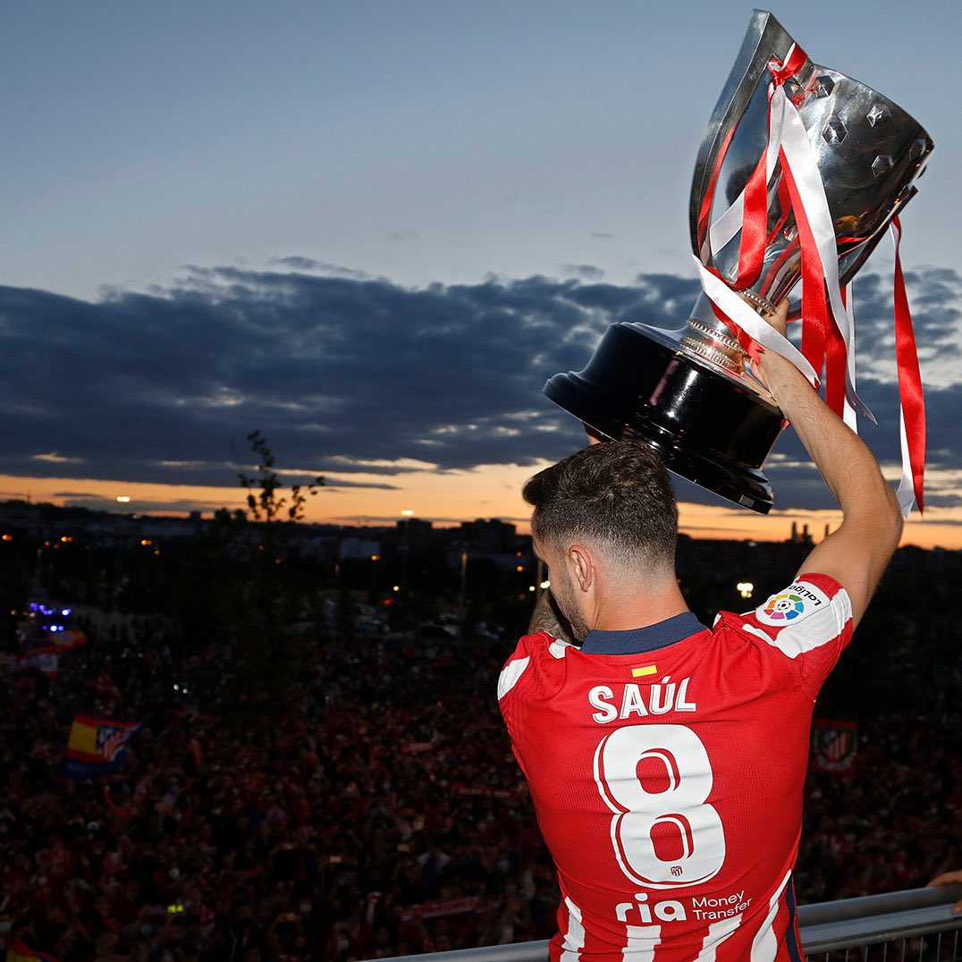 saulniguez's tweet photo. TODA VUESTRA. AUPA ATLETI! 🏆🔴⚪️ https://t.co/wtifntXTfL
