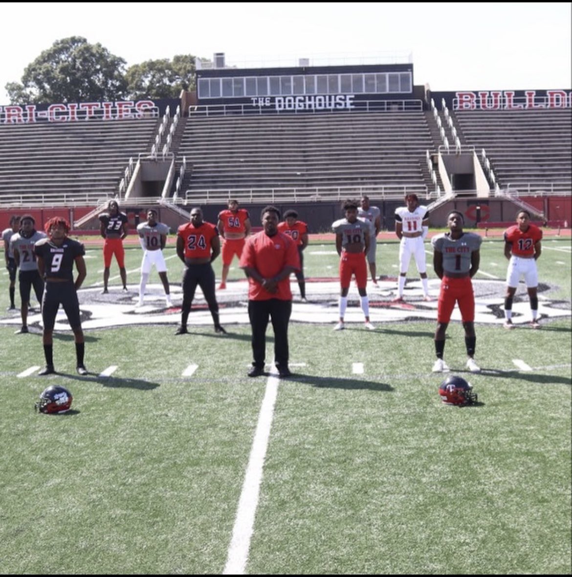Coach_Dargan's tweet photo. Congratulations to my guys. This is one of the many reason we do, what we do what we do. 💯🎓
#TheStandard
#TheCityWay
#CityOn🔥 https://t.co/r9ZCc62cr9