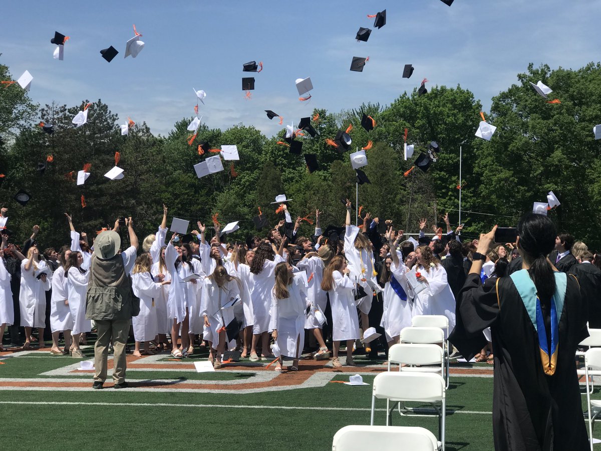 Congratulations #cfhs class of 2021! ¡Enhorabuena! #cfevs #resilient #proud