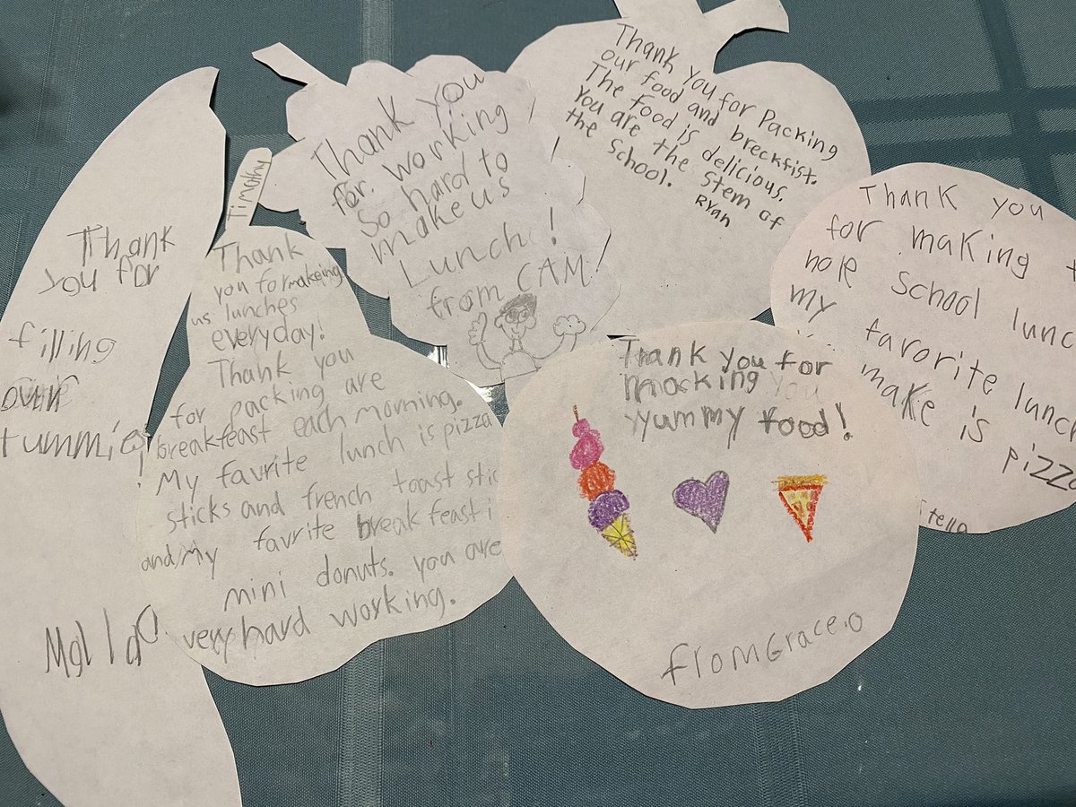 MissGentzler1's tweet image. We appreciate our amazing lunch ladies! Thank you for all of your hard work every day! #143DayinPA #reCONNECTnycsd