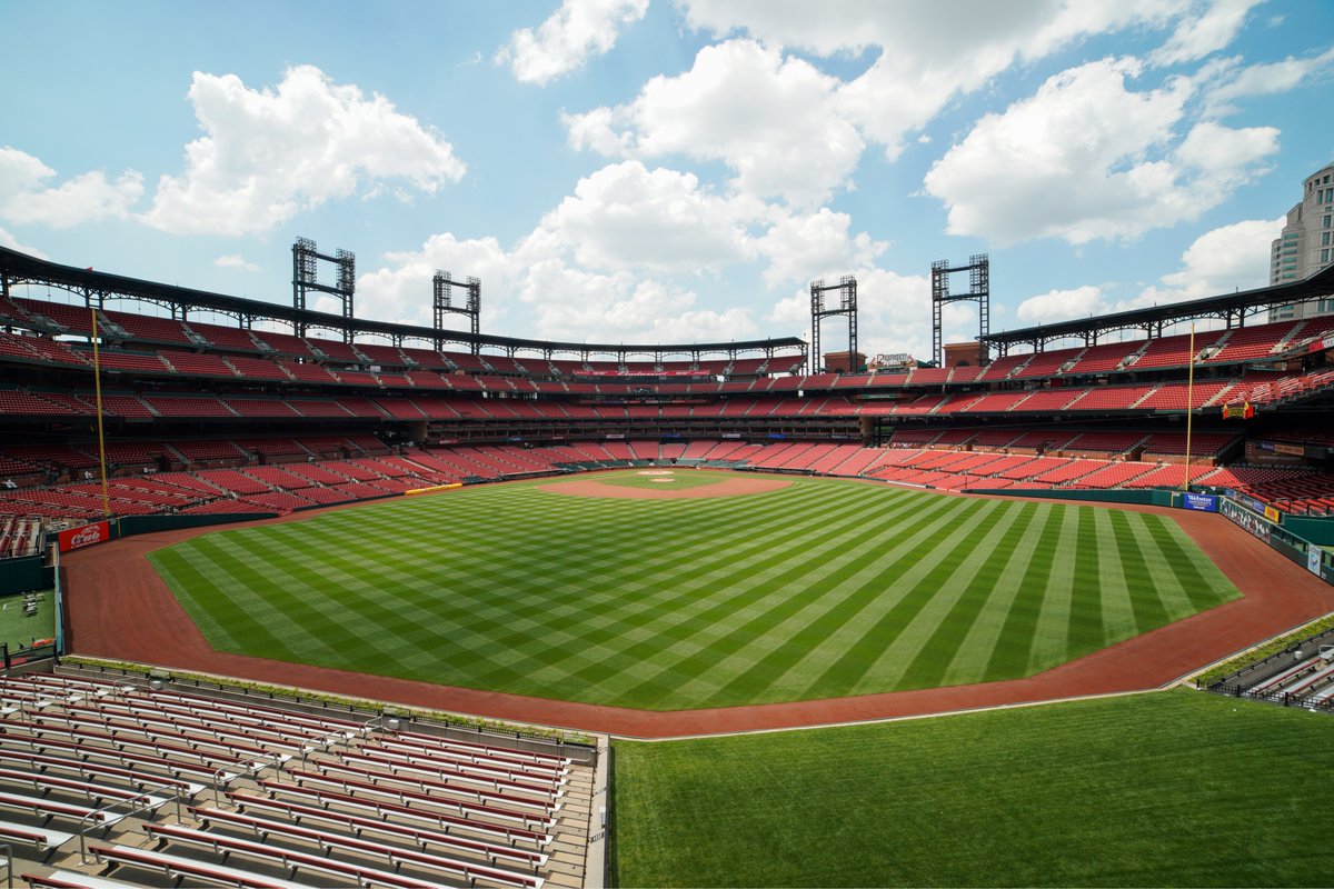 MLB's tweet photo. Ready for Sunday Night Baseball. 😍 https://t.co/pzsg7OvxPZ