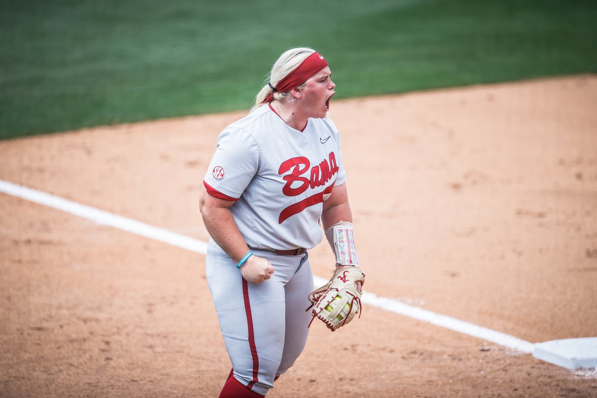 NCAASoftball's tweet photo. Historic Tide 🐘

Alabama is 𝘰𝘯𝘭𝘺 team to advance to every Super Regional in #NCAASoftball history.

#RoadToWCWS x 📸 @AlabamaSB 
https://t.co/pby8lRGHW8