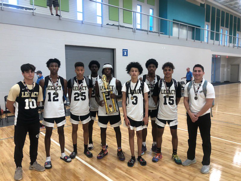 LegacyBasketba3's tweet photo. 2023 Boys went undefeated at the @FloridaYBOA Sunshine State Classic. Way to work boys!! https://t.co/fGuHdBNGvB