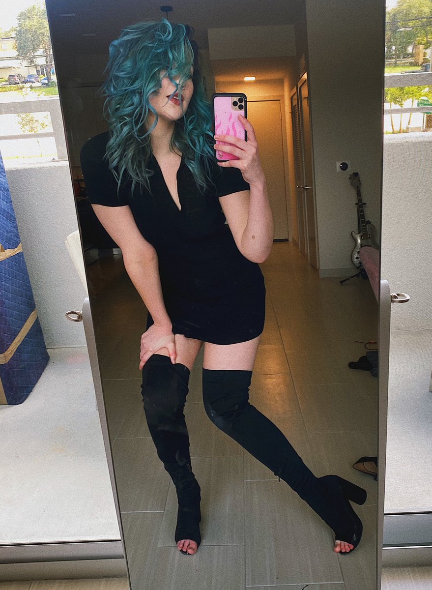 jessiepaege's tweet photo. I think I’m beautiful ok https://t.co/HeMgtAAPrq