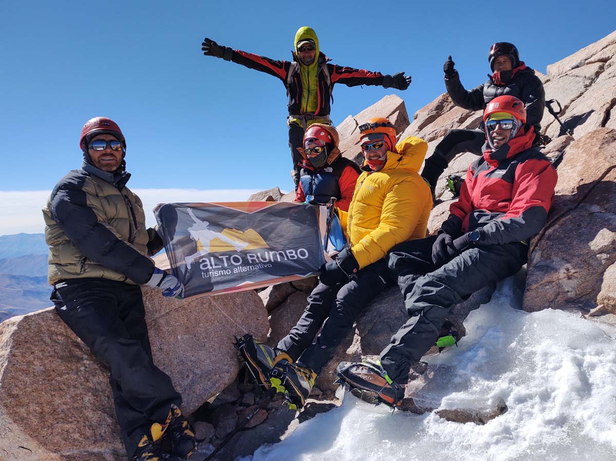AltoRumbo's tweet photo. Podés ver 18 destinos de montaña en https://t.co/sQUE8Aiy2M La última expedición fue al Nevado del Chañi. https://t.co/igeiwd9lII