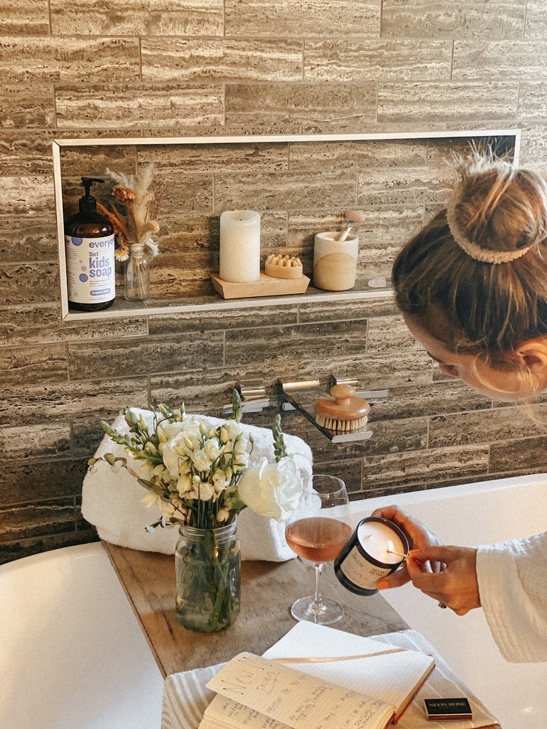 Not just for Kids, Soap 😉 We love seeing <a href="/PhilosophieMama/">Sophie Jaffe, founder Philosophie superfoods</a> take a moment for herself to unwind from her day -- especially with our Lavender Lullaby Kids Soap! Safe enough for kiddos, and beloved by grown-ups too. 

#everyoneforeverybody #everyonesoap #everyonecares