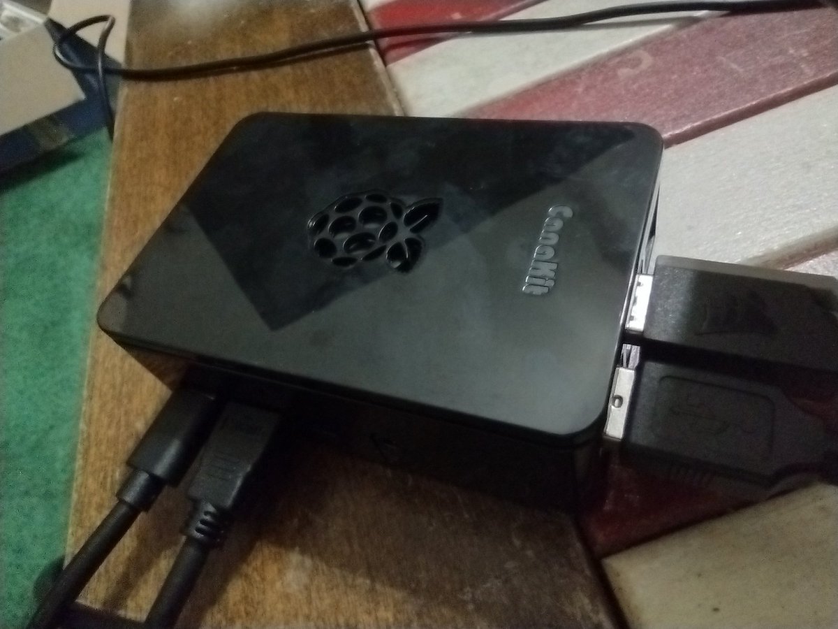 darrenfinch_'s tweet photo. Just got this epic Raspberry Pi 4 for my graduation ceremony!

Never messed with Raspbian or Linux, so I'm super excited to check this thing out! https://t.co/eIKd36oQPW