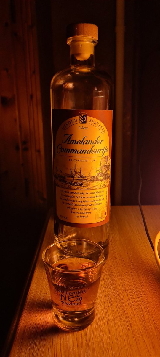 Gerco74's tweet photo. Ohoh... de fles #Amelander #Commandeurtje is leeg....π₯Ίπ₯Ί https://t.co/UAcyi5FyyZ