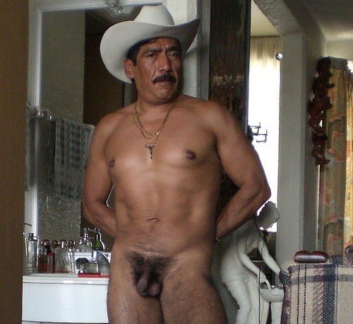 Un ranchero bigoton no me caería mal Rt 