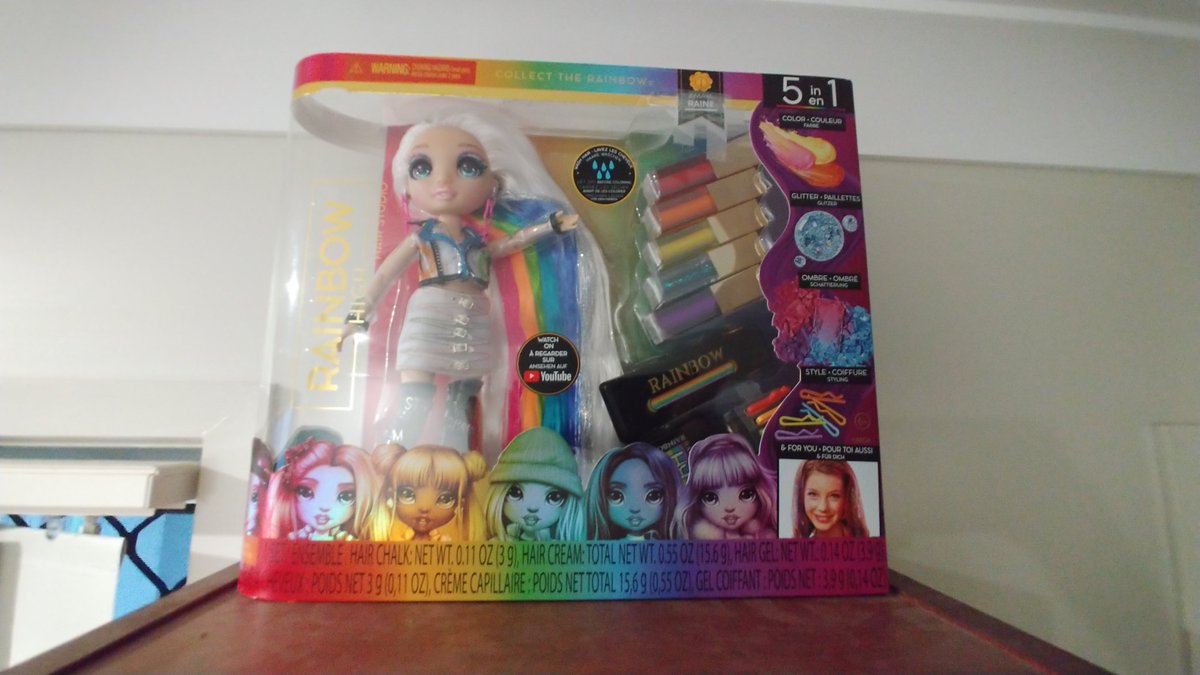 SamuelAnimation's tweet image. Went ahead and bought some memorabilia for the first official show I've worked on :)
A costly but worthy investment!