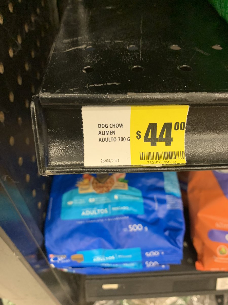 oskargarza's tweet photo. @7ElevenMexico que fraude de poco en poco! Precio publicado en $44, me lo cobran en $49 y como no tiene cambio, me salió en $50. Y no existen devoluciones “hasta mañana si va la gerente” que rateros!! https://t.co/iXWD1WtuNo