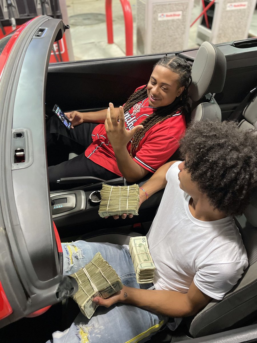 OGBinko's tweet photo. Iโm posted in every city I got big nuts #NewDeathRow https://t.co/hY68TBvjmw